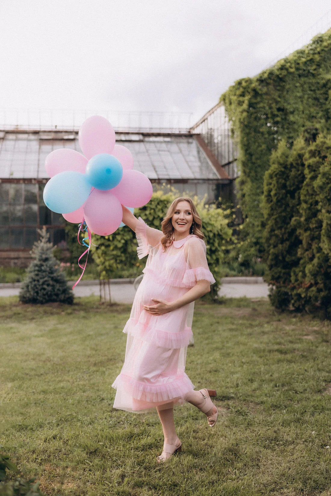 Tulle Overlay Dress For Pregnant Pictures