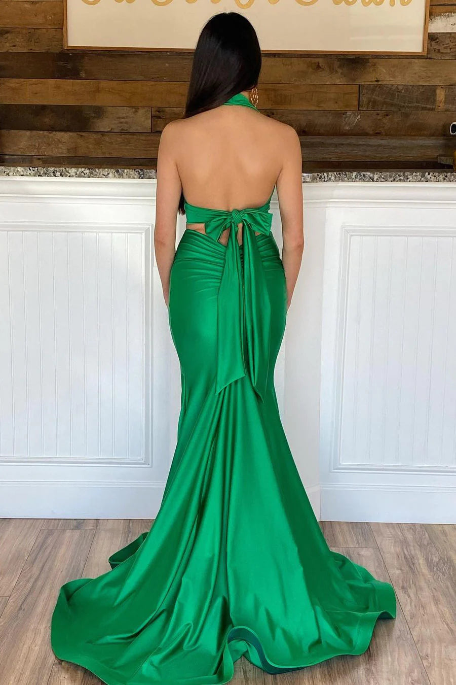 halter neck mermaid prom dress​